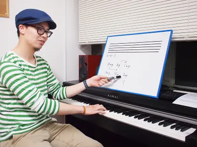 音楽理論教室のレッスン風景