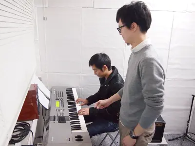 キーボード教室でのレッスン風景