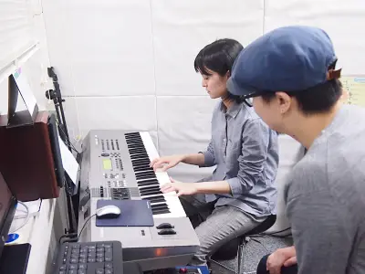 ピアノ・キーボード教室レッスン風景
