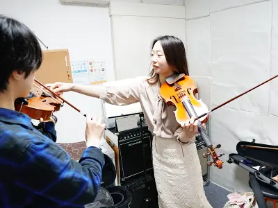 バイオリンレッスンの様子